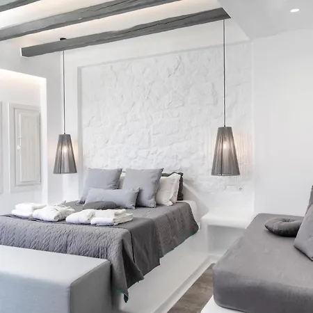 El_puerto Luxury Port * Naxos City